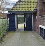 Poort van de garage.
<br/>
Richard Keijzer, 2015